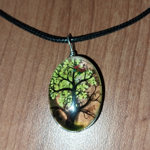 Jewelry - Tree of Life Flower In Resin Pendant Necklace